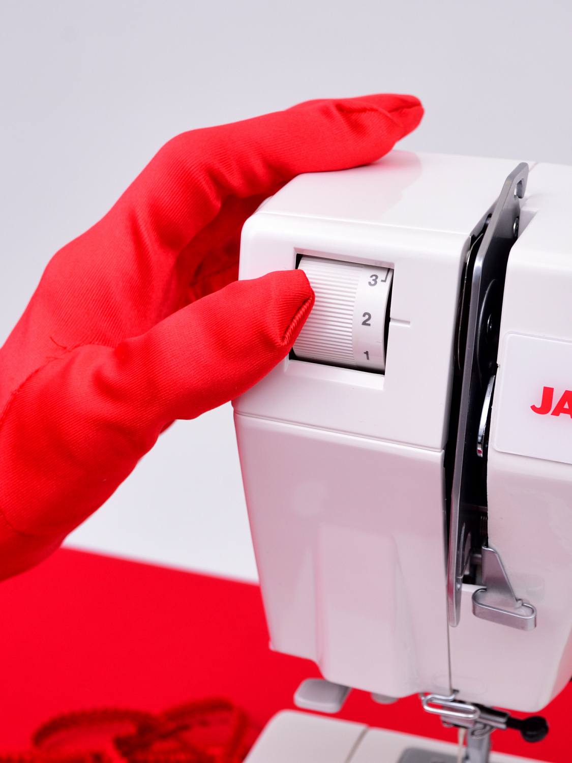 Швейная машина Janome LE-312 BIANCO