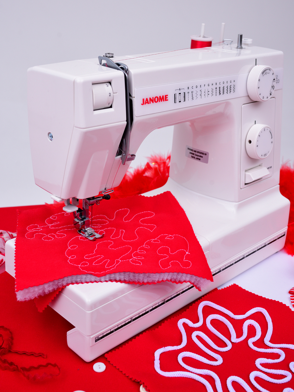 Швейная машина Janome LE-312 BIANCO