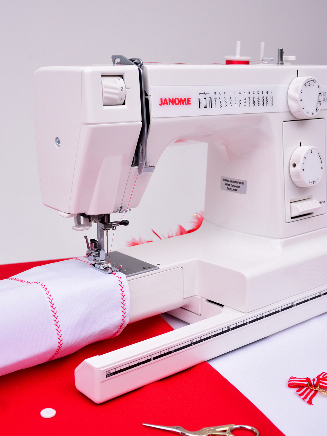 Швейная машина Janome LE-312 BIANCO