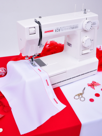 Швейная машина Janome LE-312 BIANCO