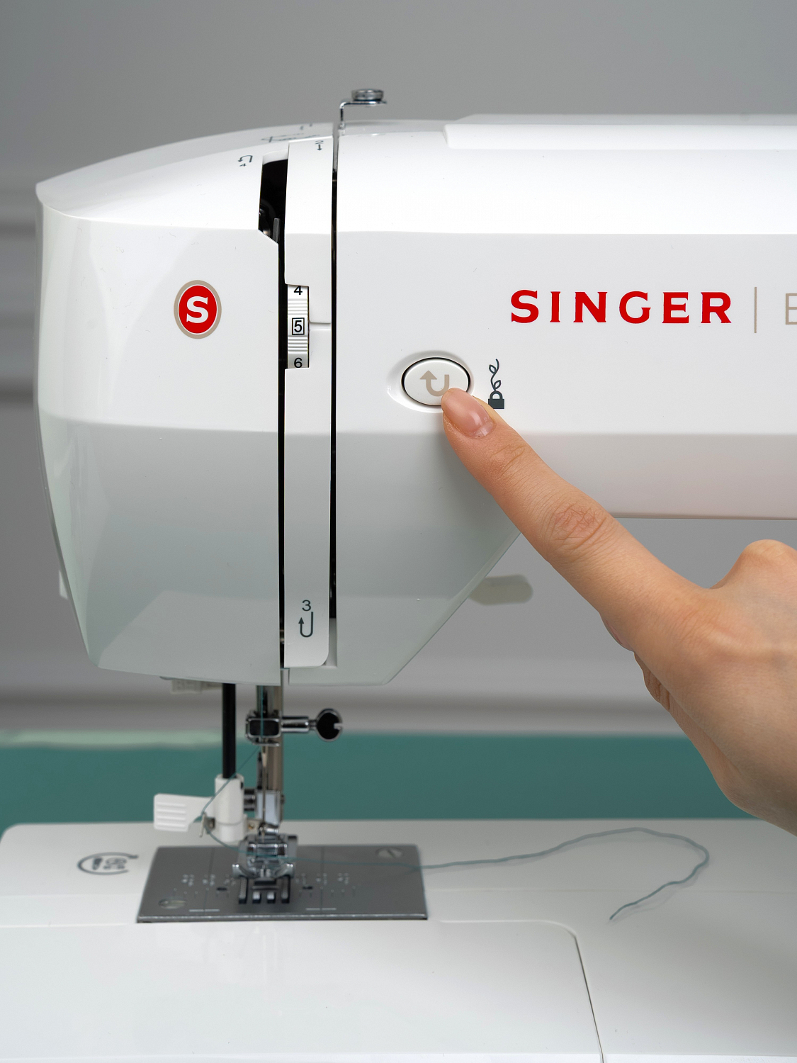 Электронная швейная машина Singer Brilliance 6180